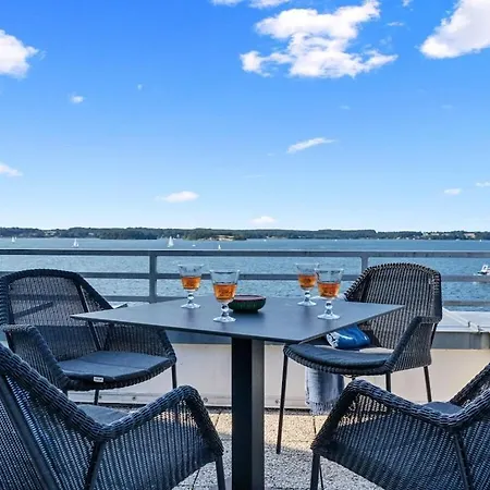 Terrace 11 Comfortable Feriehus Ulstrupfeld